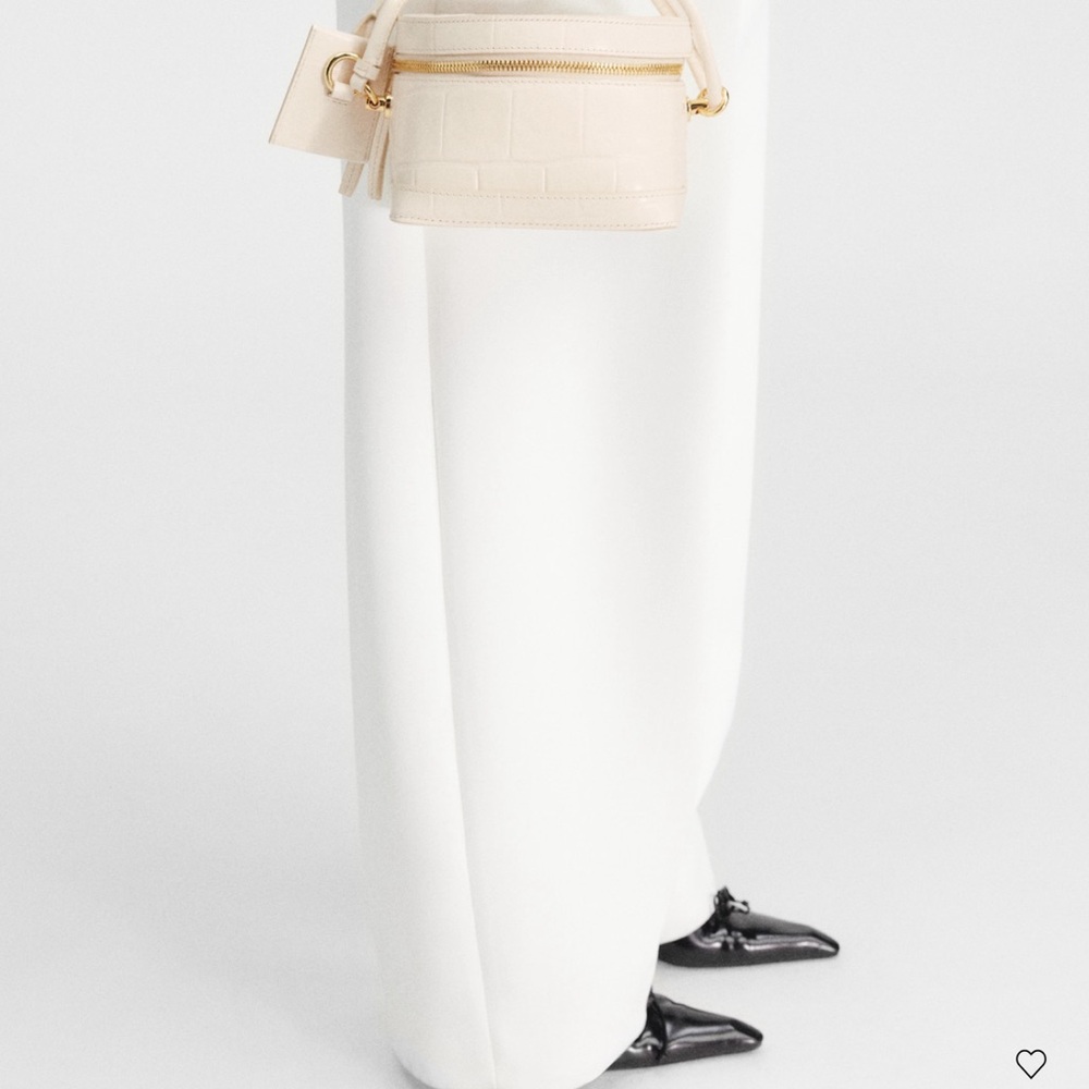 Jacquemus The Vanito Cream Shoulder Bag